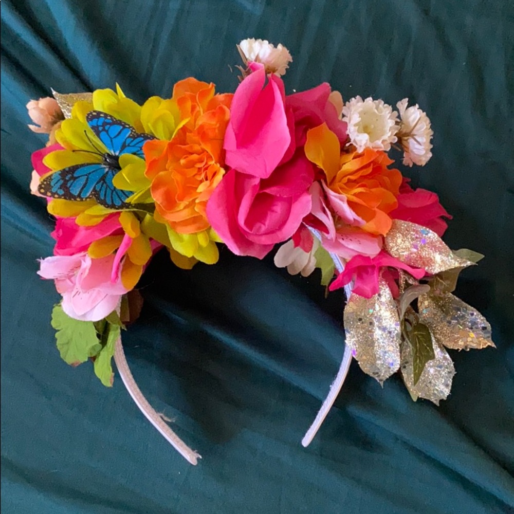 Spring and summer floral headpiece